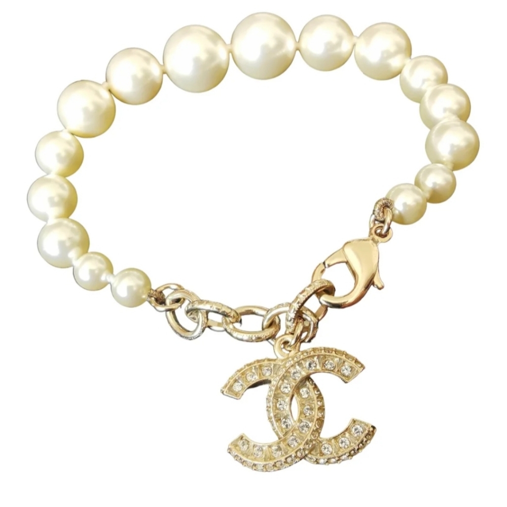 New!!! Authentic Chanel Cream Faux Pearl & Crystal CC Charm Gold HW Bracelet B20 - Picture 5 of 17
